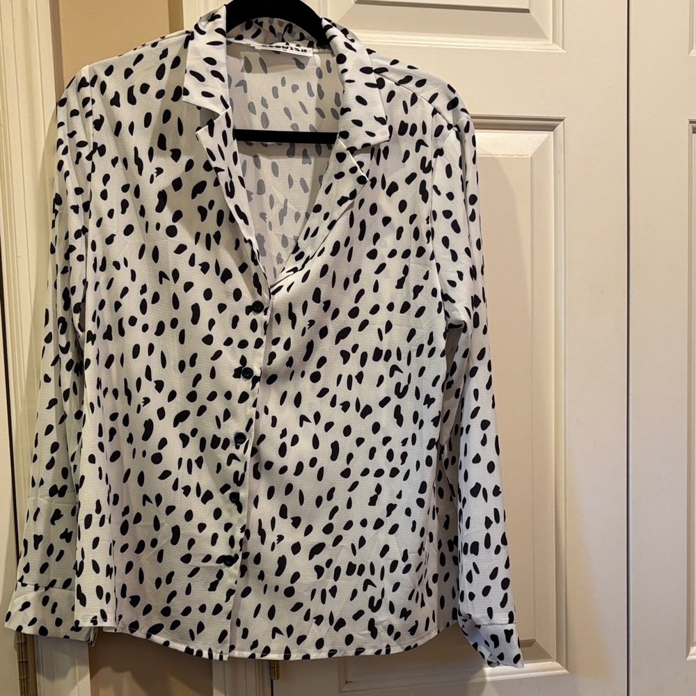 Wish Black and White Patterned Button Down Shirt